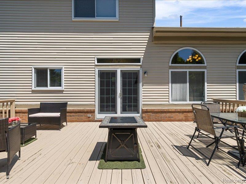 4884 Georgetown Drive Rochester, MI 48306 - Photo 10 of 77