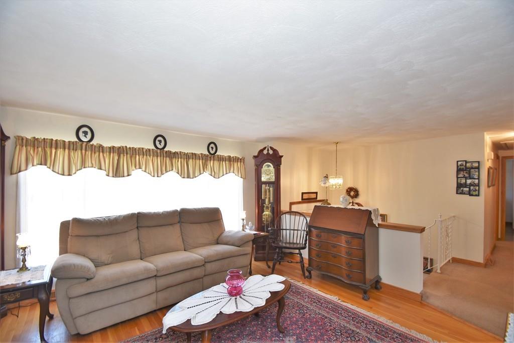 11 Grandview Road Billerica, MA 01821 - Photo 5 of 21