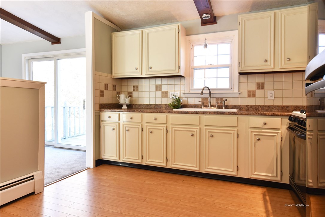 540 Pippin Orchard Road Cranston, RI 02921 - Photo 4 of 21