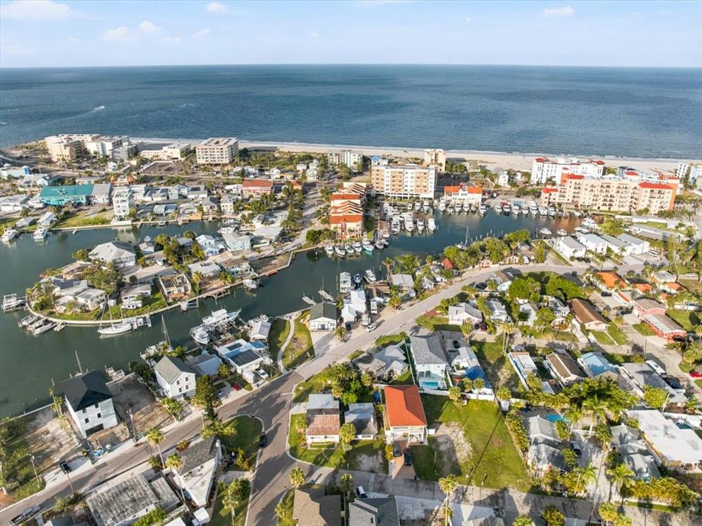 13104 4th Street East Madeira Beach, FL 33708 - Photo 13 of 29