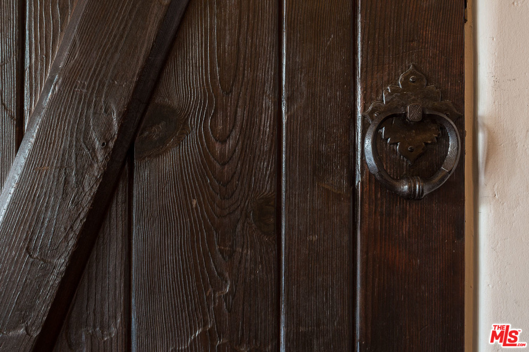 4342 Cedarhurst Circle Los Angeles, CA 90027 - Photo 18 of 44 a close view of sink