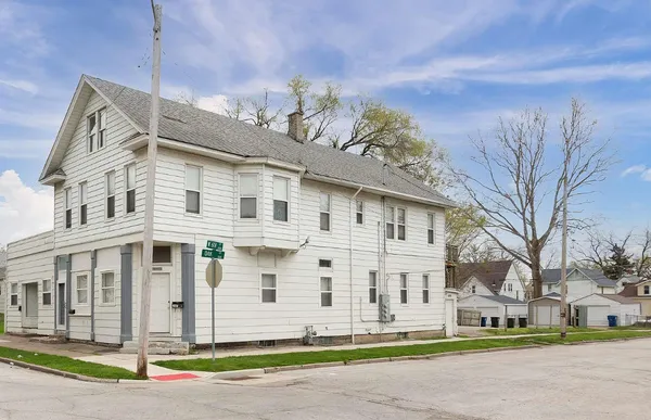 $200,000 | 2047 West 6th Street, Davenport, IA 52802