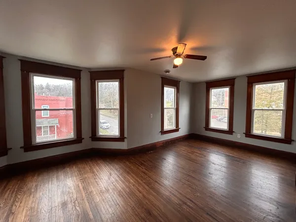 $200,000 | 2047 West 6th Street, Davenport, IA 52802