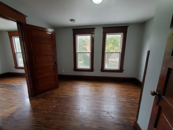 $200,000 | 2047 West 6th Street, Davenport, IA 52802