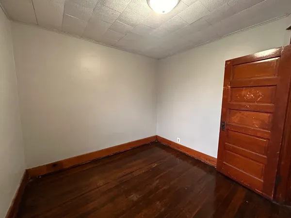 $200,000 | 2047 West 6th Street, Davenport, IA 52802
