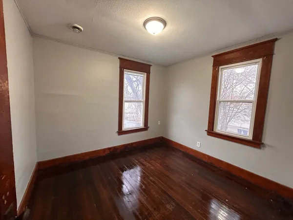 $200,000 | 2047 West 6th Street, Davenport, IA 52802
