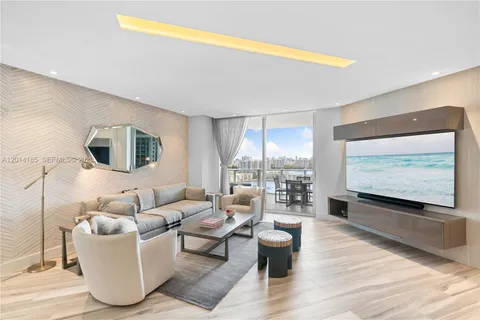 $1,499,000 | 17111 Biscayne Boulevard, Unit 2107, North Miami Beach, FL 33160