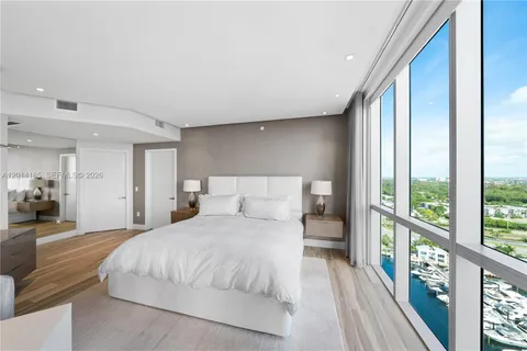 $1,499,000 | 17111 Biscayne Boulevard, Unit 2107, North Miami Beach, FL 33160