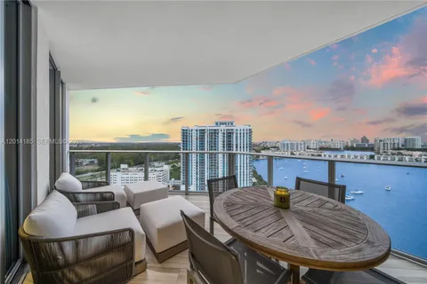 $1,499,000 | 17111 Biscayne Boulevard, Unit 2107, North Miami Beach, FL 33160