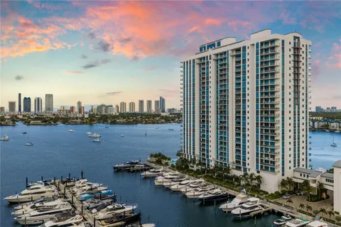 $1,499,000 | 17111 Biscayne Boulevard, Unit 2107, North Miami Beach, FL 33160