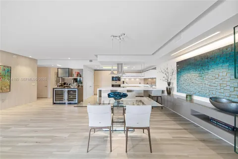 $1,499,000 | 17111 Biscayne Boulevard, Unit 2107, North Miami Beach, FL 33160