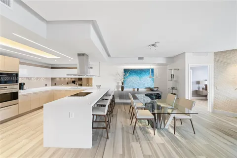 $1,499,000 | 17111 Biscayne Boulevard, Unit 2107, North Miami Beach, FL 33160