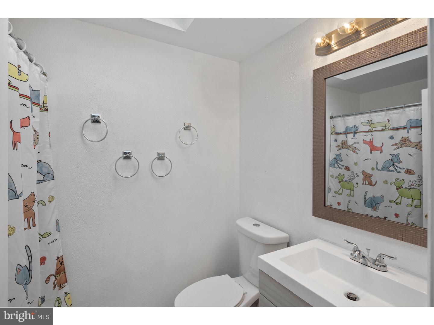 3322 Gurley Road Philadelphia, PA 19154 - Photo 20 of 21 Bathroom