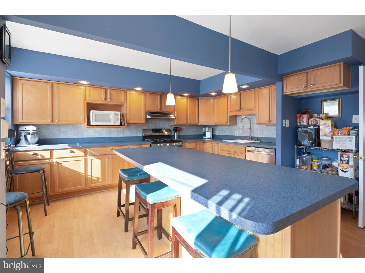 3322 Gurley Road Philadelphia, PA 19154 - Photo 7 of 21 Kitchen