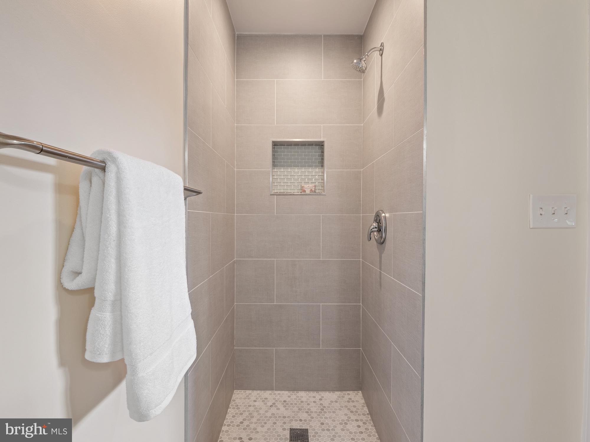 3400 Chatham Road Hyattsville, MD 20783 - Photo 29 of 47 Master Bath