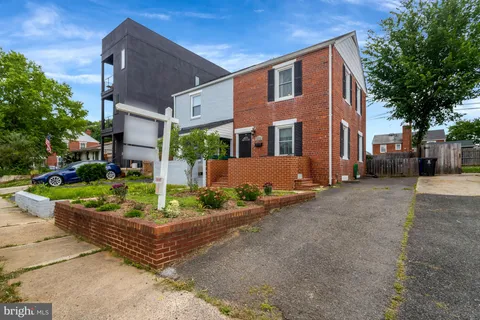 $600,000 | 2139 South Oxford Street, Arlington, VA 22204