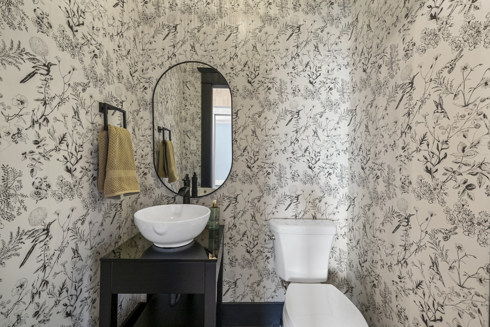 343 Forrest Street Lewisburg, TN 37091 - Photo 33 of 84 a bathroom with a toilet sink and mirror