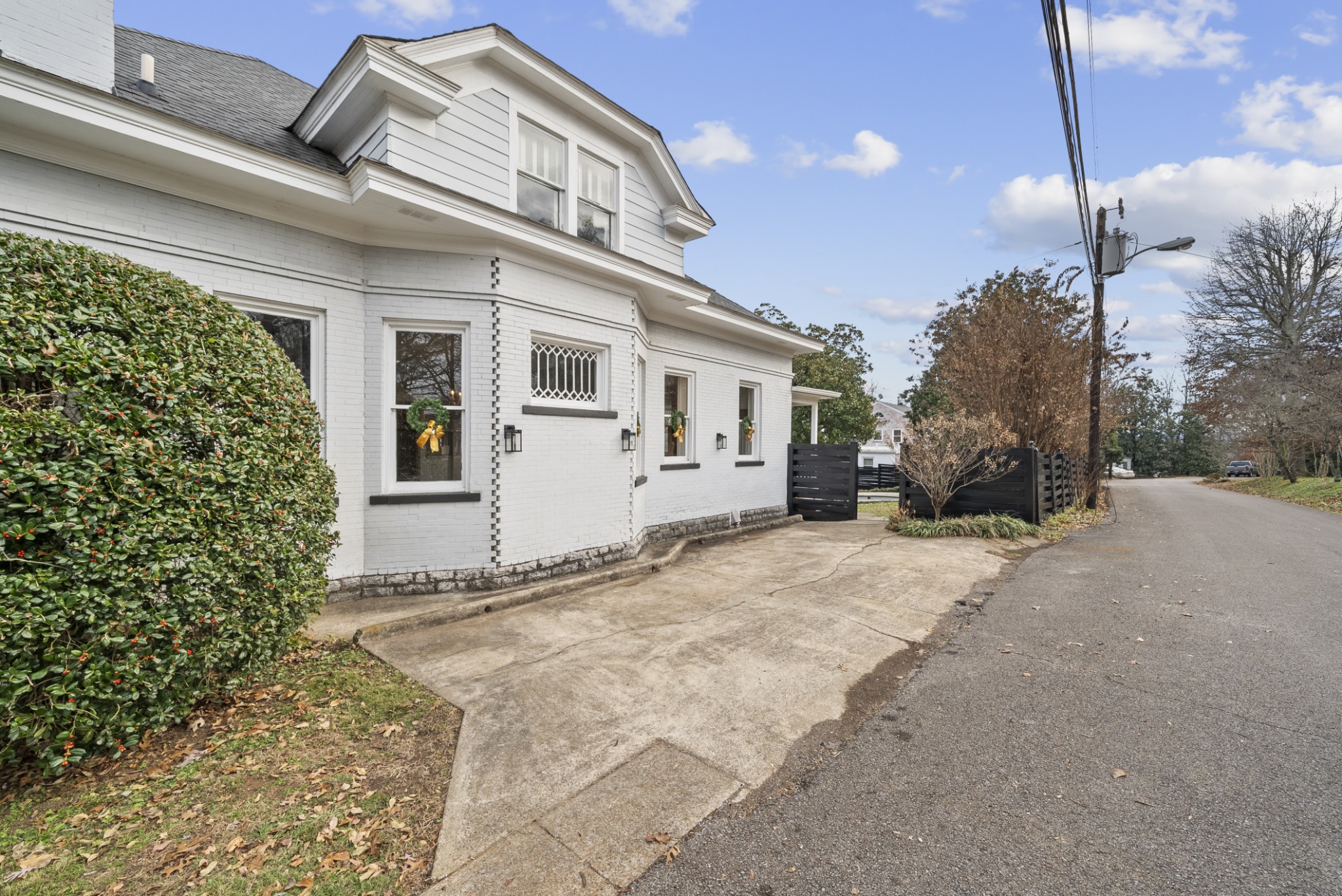 343 Forrest Street Lewisburg, TN 37091 - Photo 70 of 84 a front view of a house with a yard