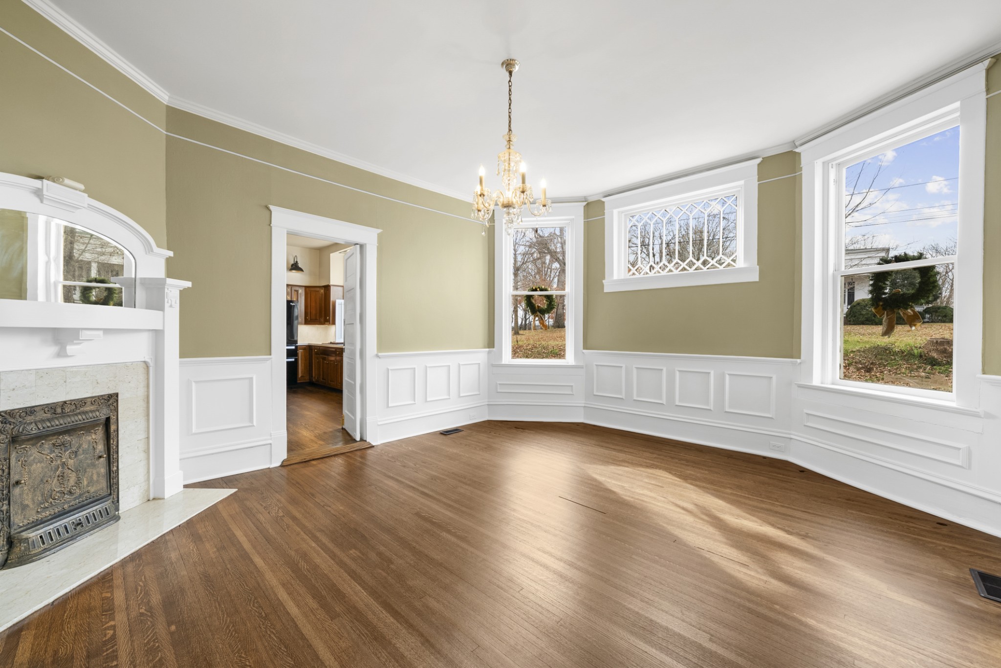 343 Forrest Street Lewisburg, TN 37091 - Photo 10 of 84 a view of livingroom with window fireplace and wooden floor