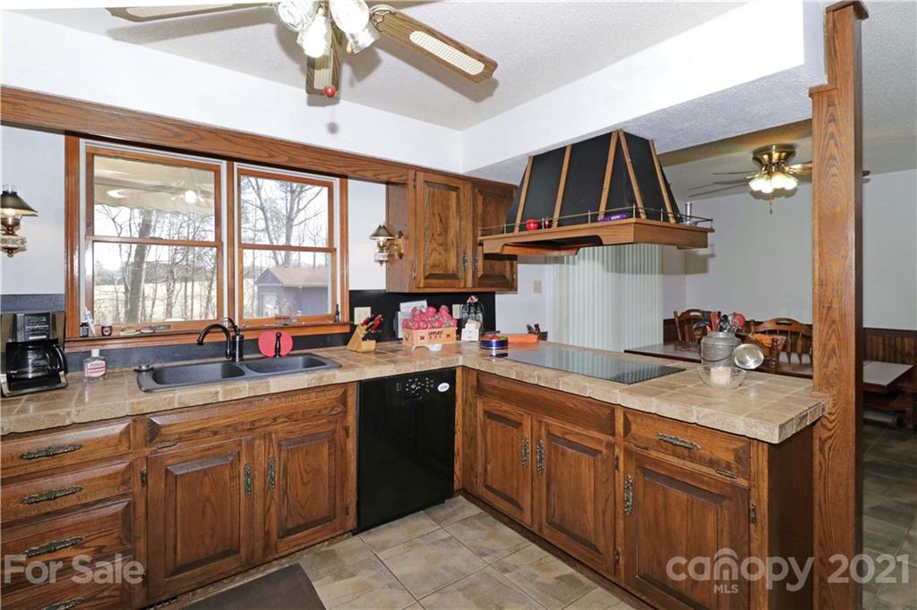 191 Nottingham Road Statesville, NC 28625 - Photo 8 of 38 Gallery Image 8