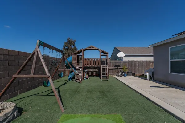 $450,000 | 433 Stein Way, Waterford, CA 95386