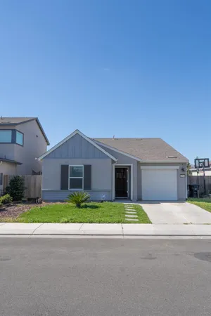 $450,000 | 433 Stein Way, Waterford, CA 95386