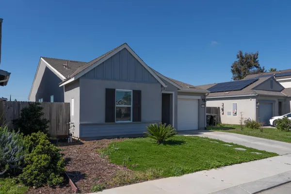 $450,000 | 433 Stein Way, Waterford, CA 95386