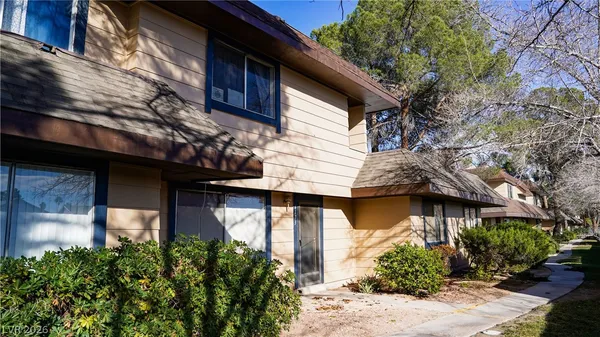 $1,650 | 6173 Meadowhaven Lane, Las Vegas, NV 89103