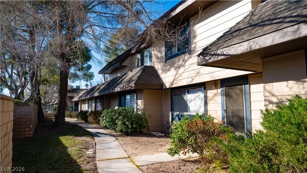 $1,650 | 6173 Meadowhaven Lane, Las Vegas, NV 89103