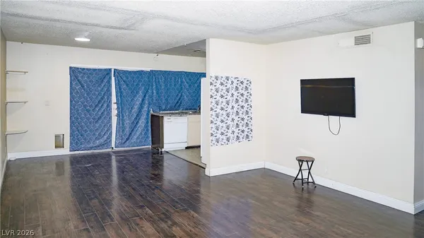 $1,650 | 6173 Meadowhaven Lane, Las Vegas, NV 89103