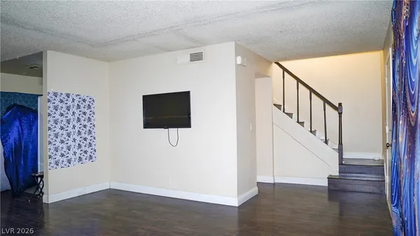 $1,650 | 6173 Meadowhaven Lane, Las Vegas, NV 89103