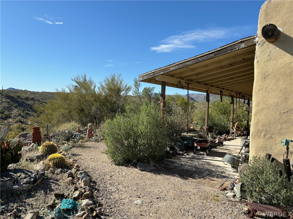 13095 Highland Road Wikieup, AZ 85360 - Photo 5 of 67 Yard