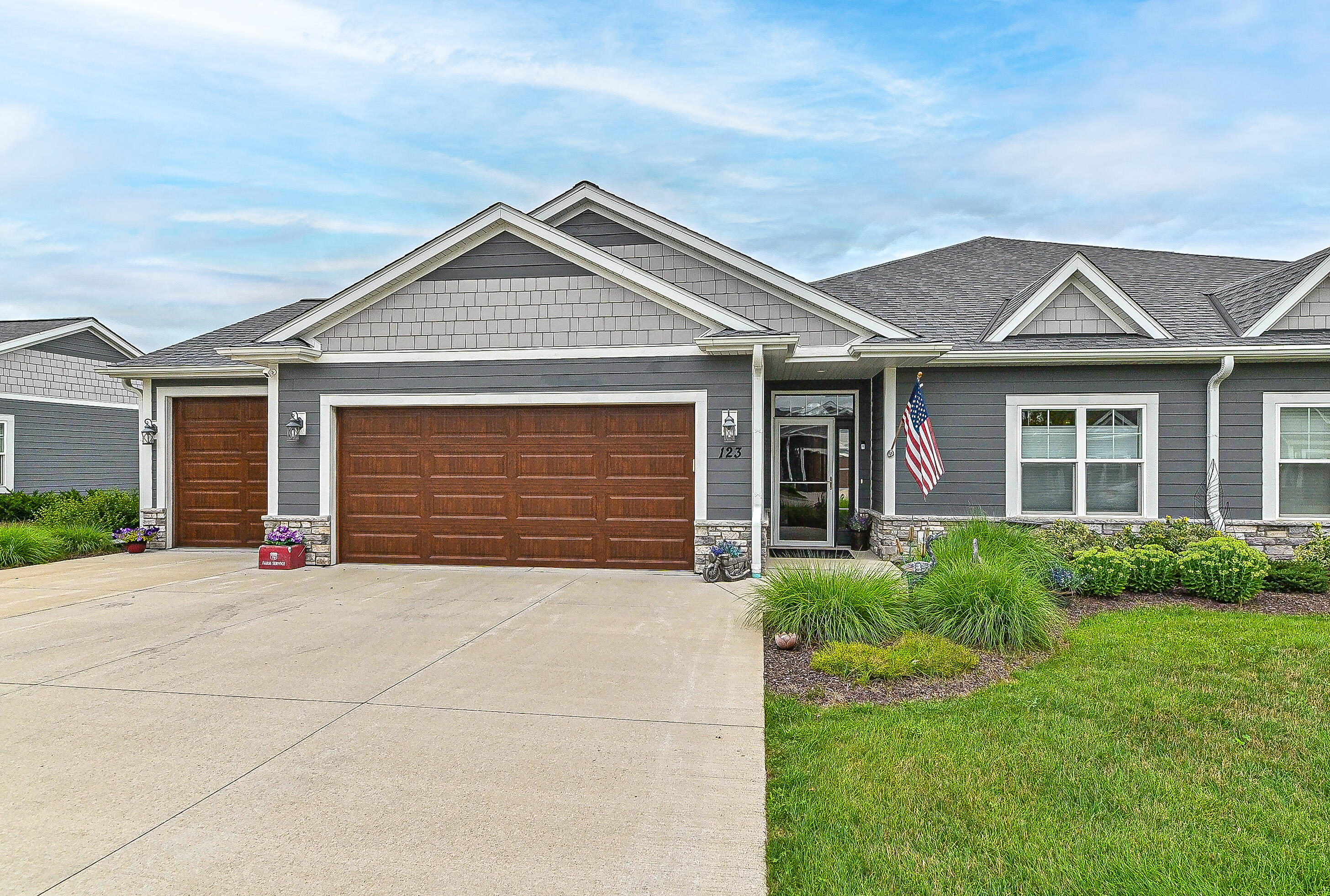 123 Phantom Lake Mukwonago, WI 53149 - Photo 1 of 1 Front exterior