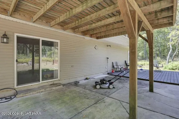 $330,000 | 104 Yvette Court, Dingmans Ferry, PA 18328