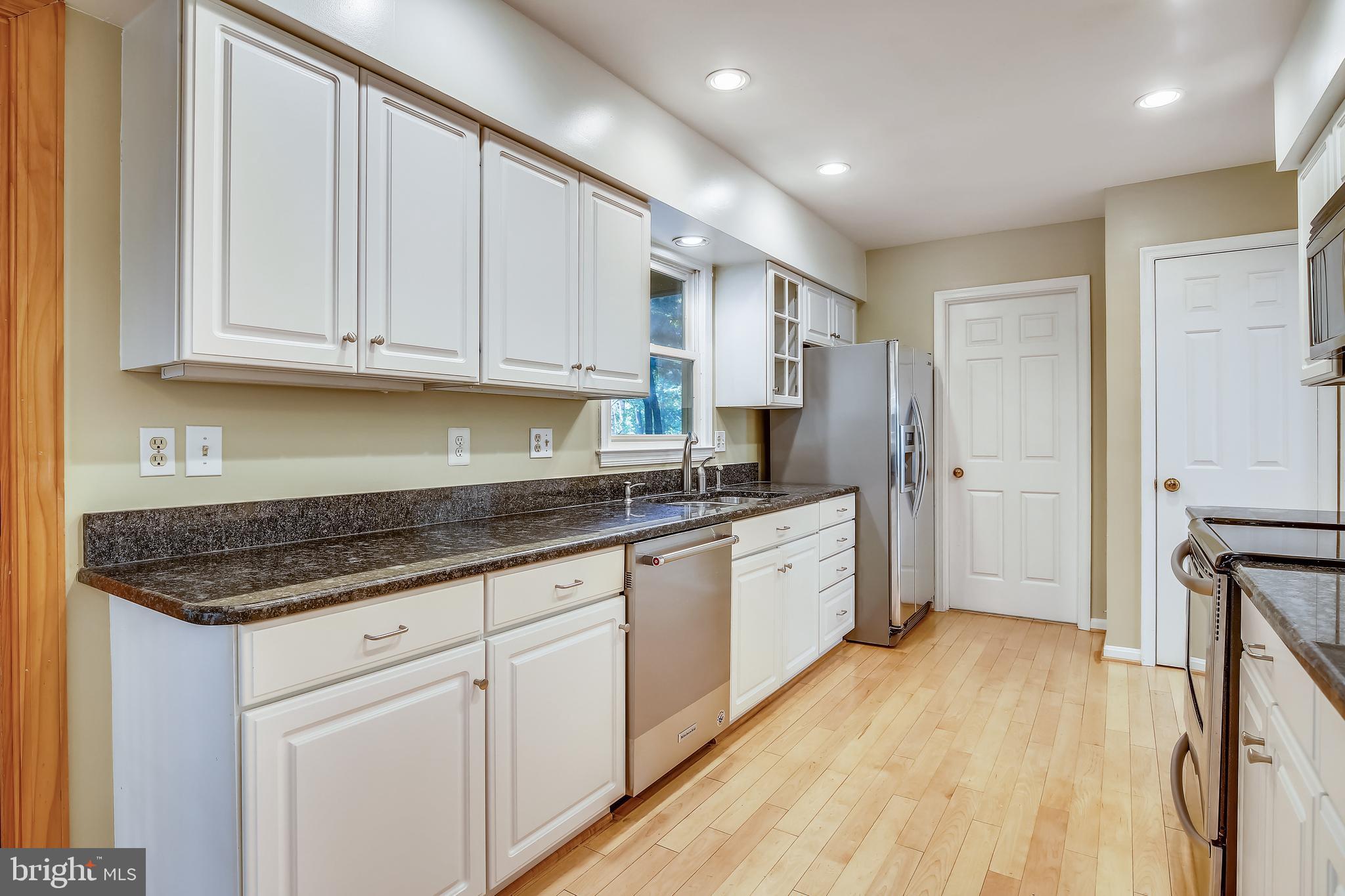 1957 Weybridge Lane Reston, VA 20191 - Photo 24 of 93