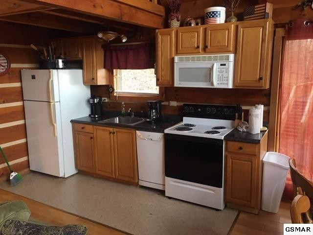 1816 Rhododendron Lane Sevierville, TN 37876 - Photo 3 of 18 Gallery Image 3