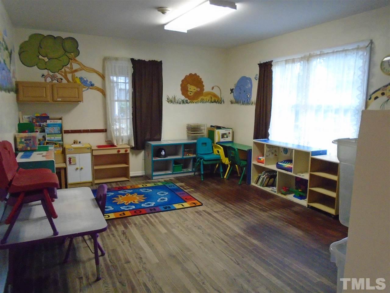 5601 Neuse Street Raleigh, NC 27610 - Photo 6 of 29