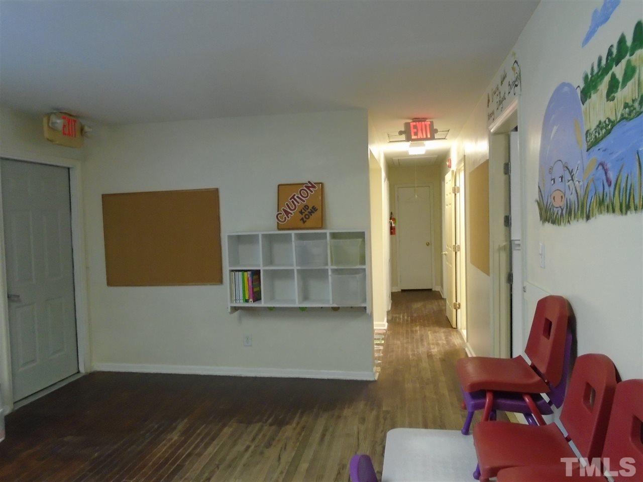 5601 Neuse Street Raleigh, NC 27610 - Photo 7 of 29