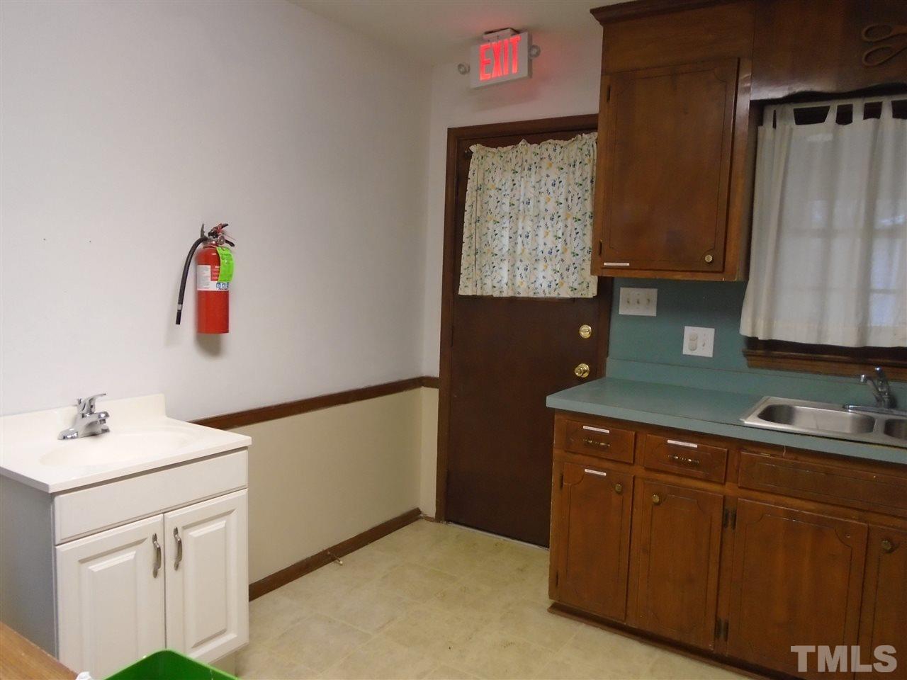 5601 Neuse Street Raleigh, NC 27610 - Photo 10 of 29