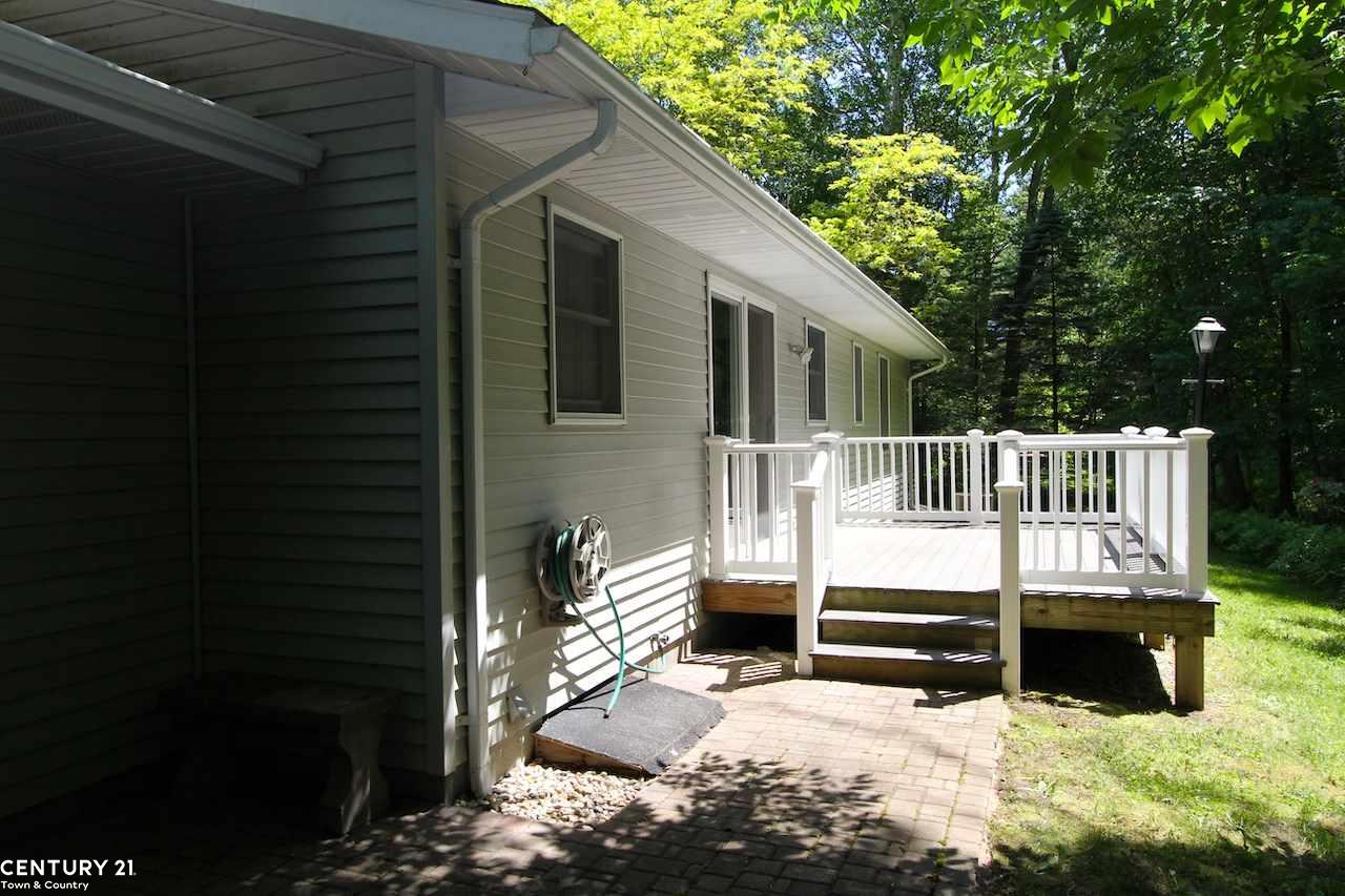 7190 Aitken Road Lexington, MI 48450 - Photo 5 of 25