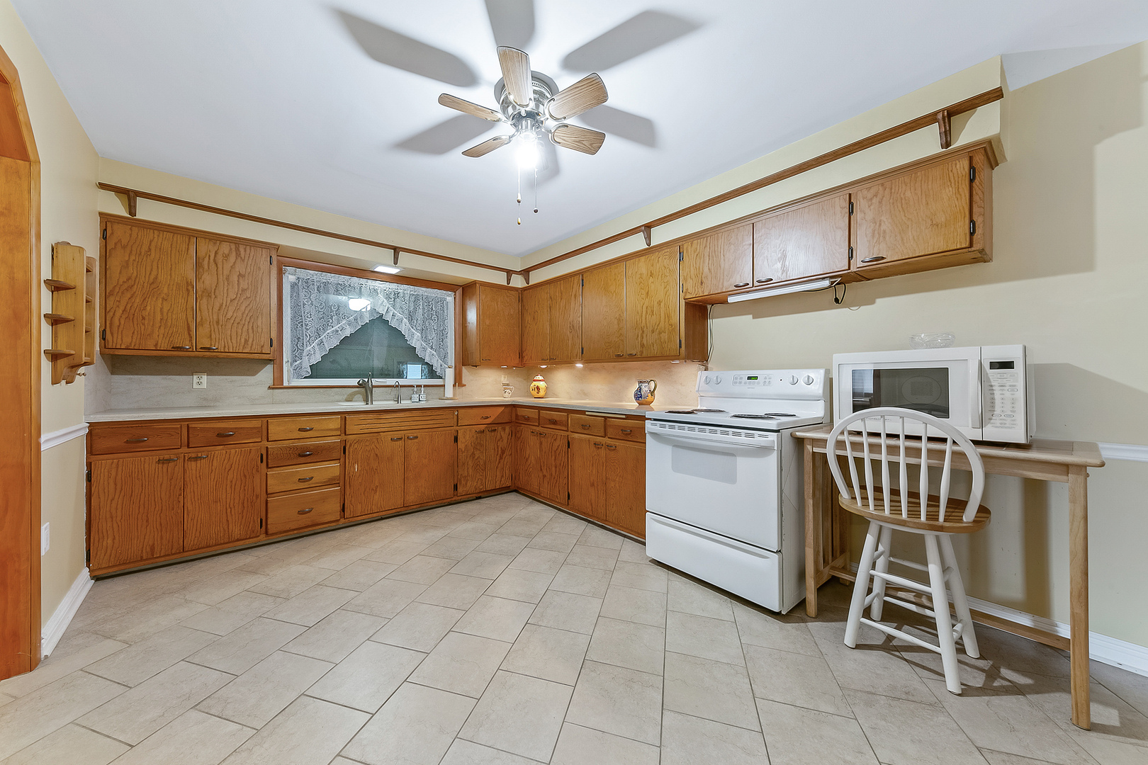 2521 Caton Farm Road Joliet, IL 60435 - Photo 13 of 27