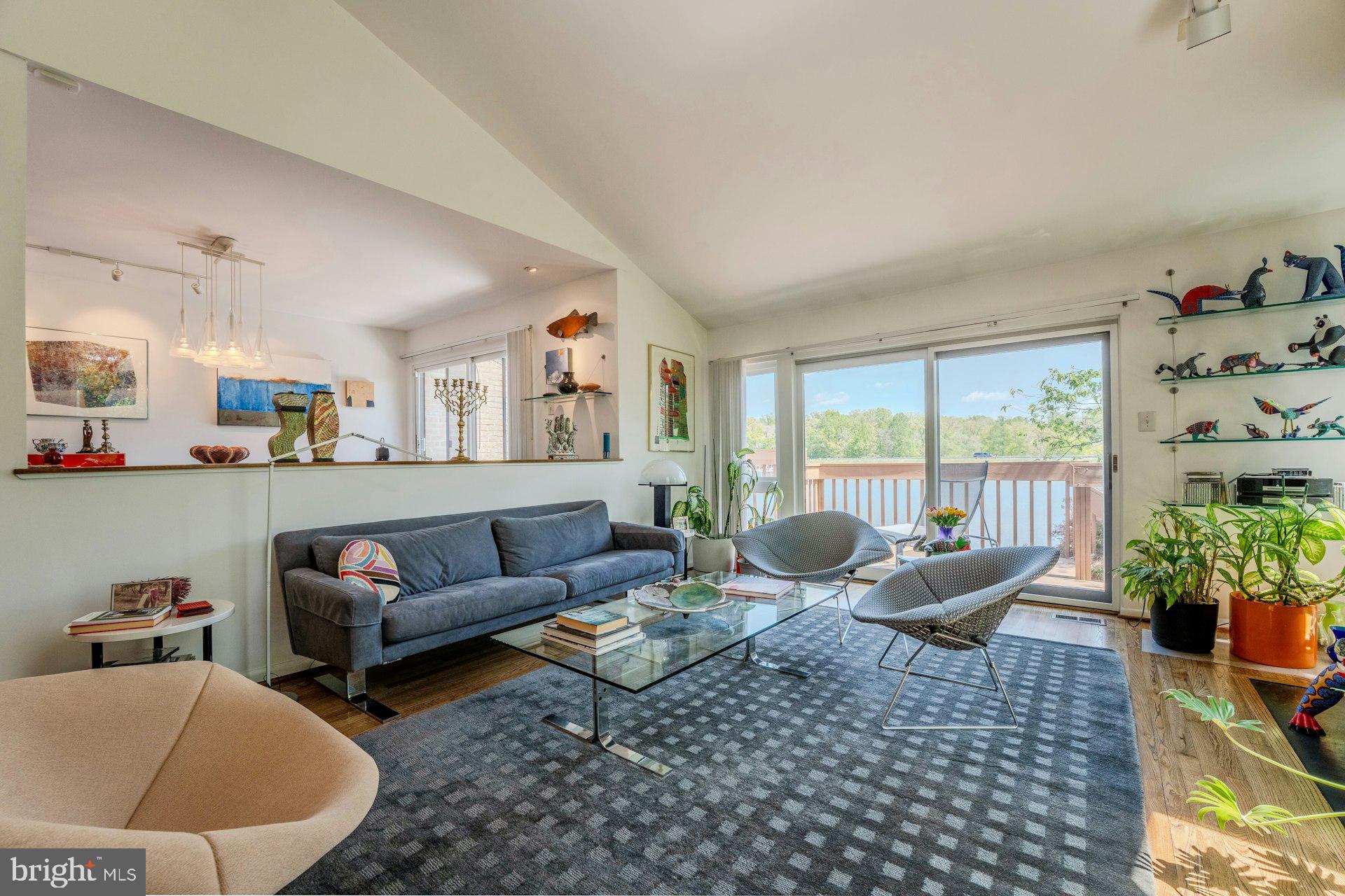 2013 Lakewinds Drive Reston, VA 20191 - Photo 17 of 54
