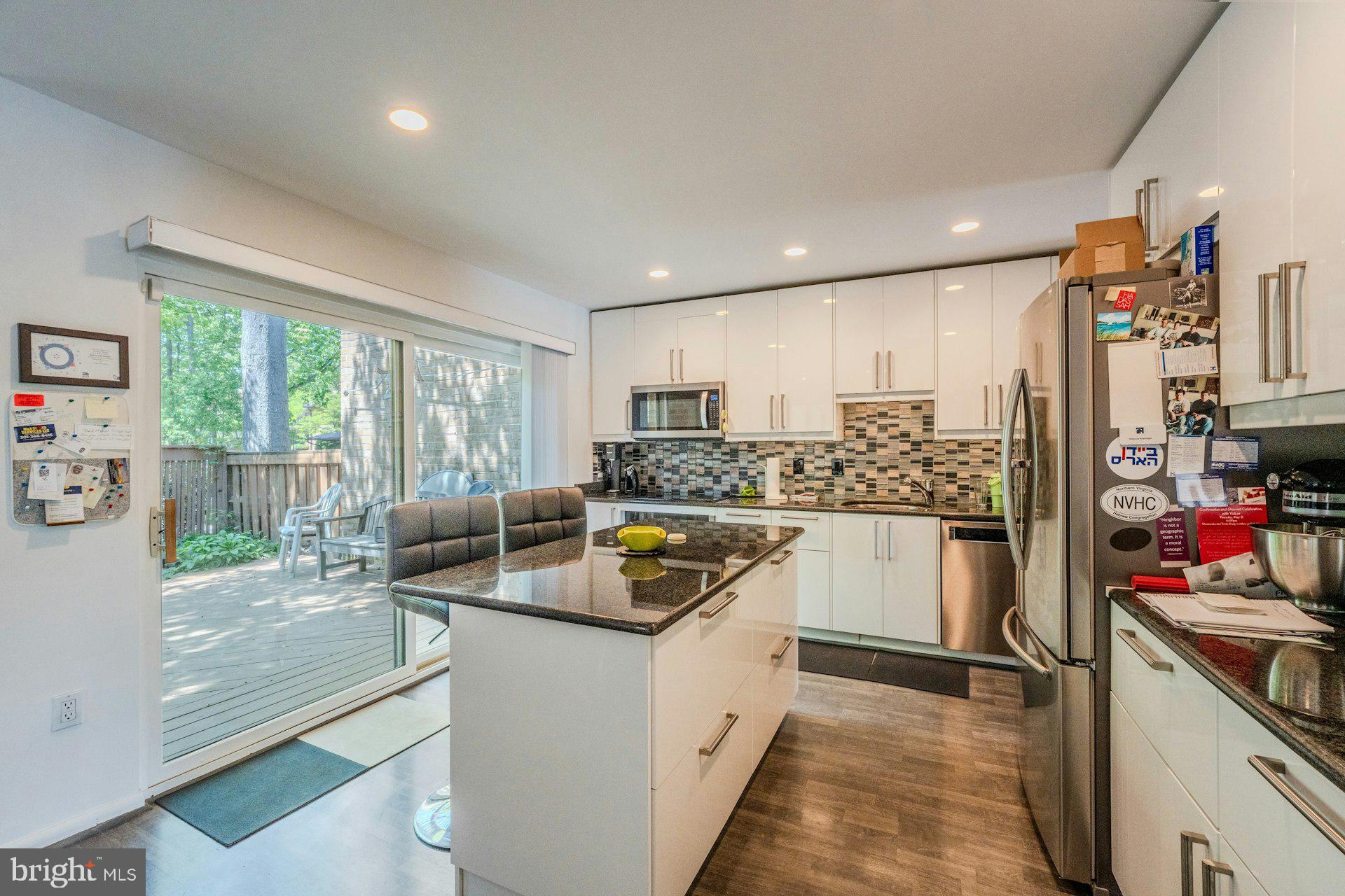 2013 Lakewinds Drive Reston, VA 20191 - Photo 19 of 54 Stainless steel appliances