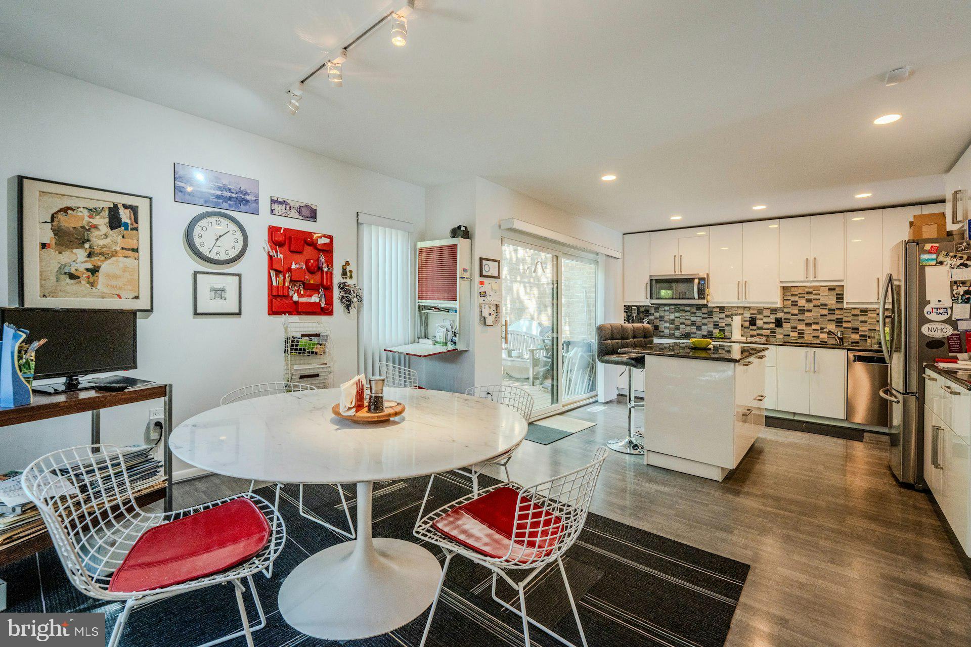 2013 Lakewinds Drive Reston, VA 20191 - Photo 23 of 54