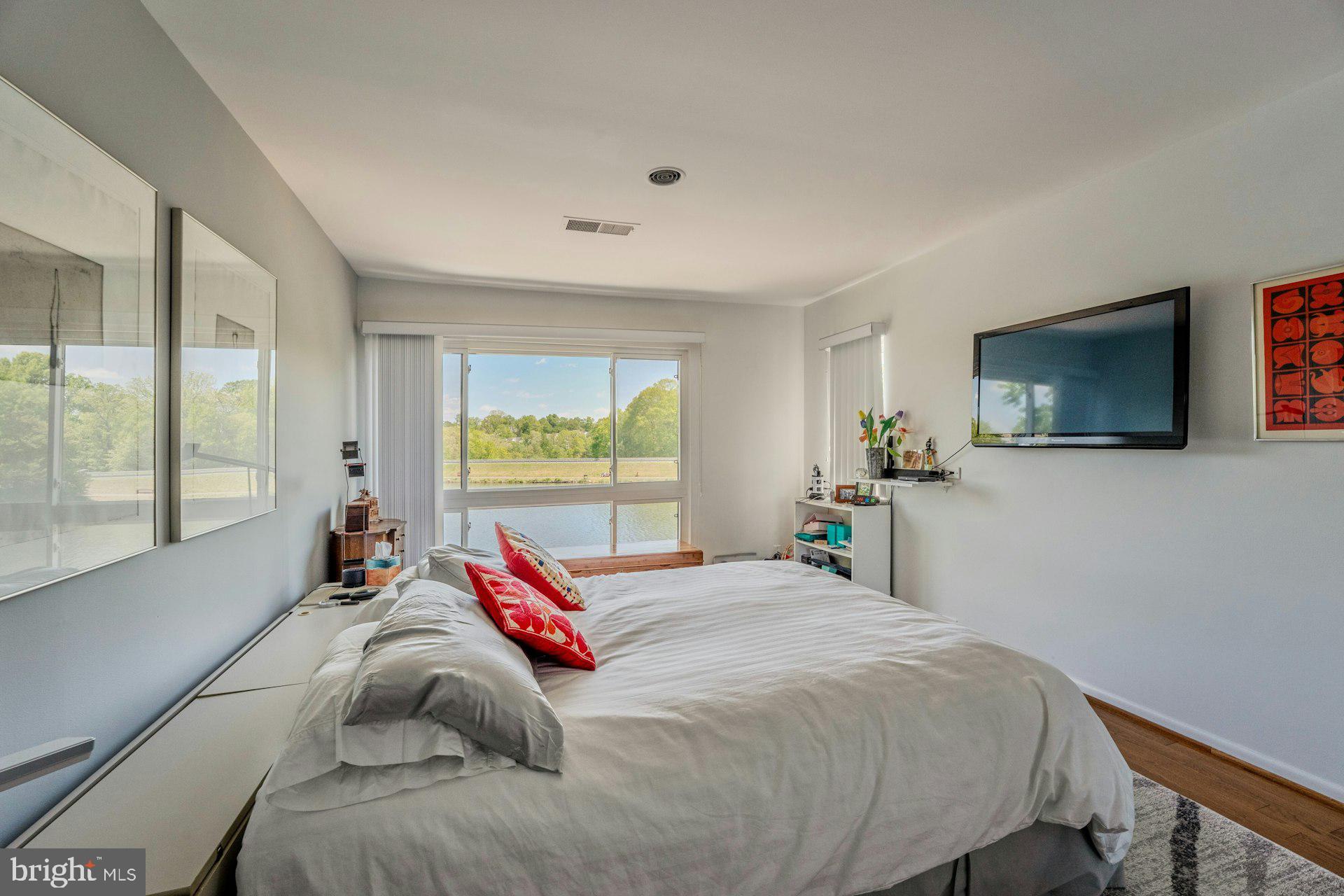 2013 Lakewinds Drive Reston, VA 20191 - Photo 28 of 54