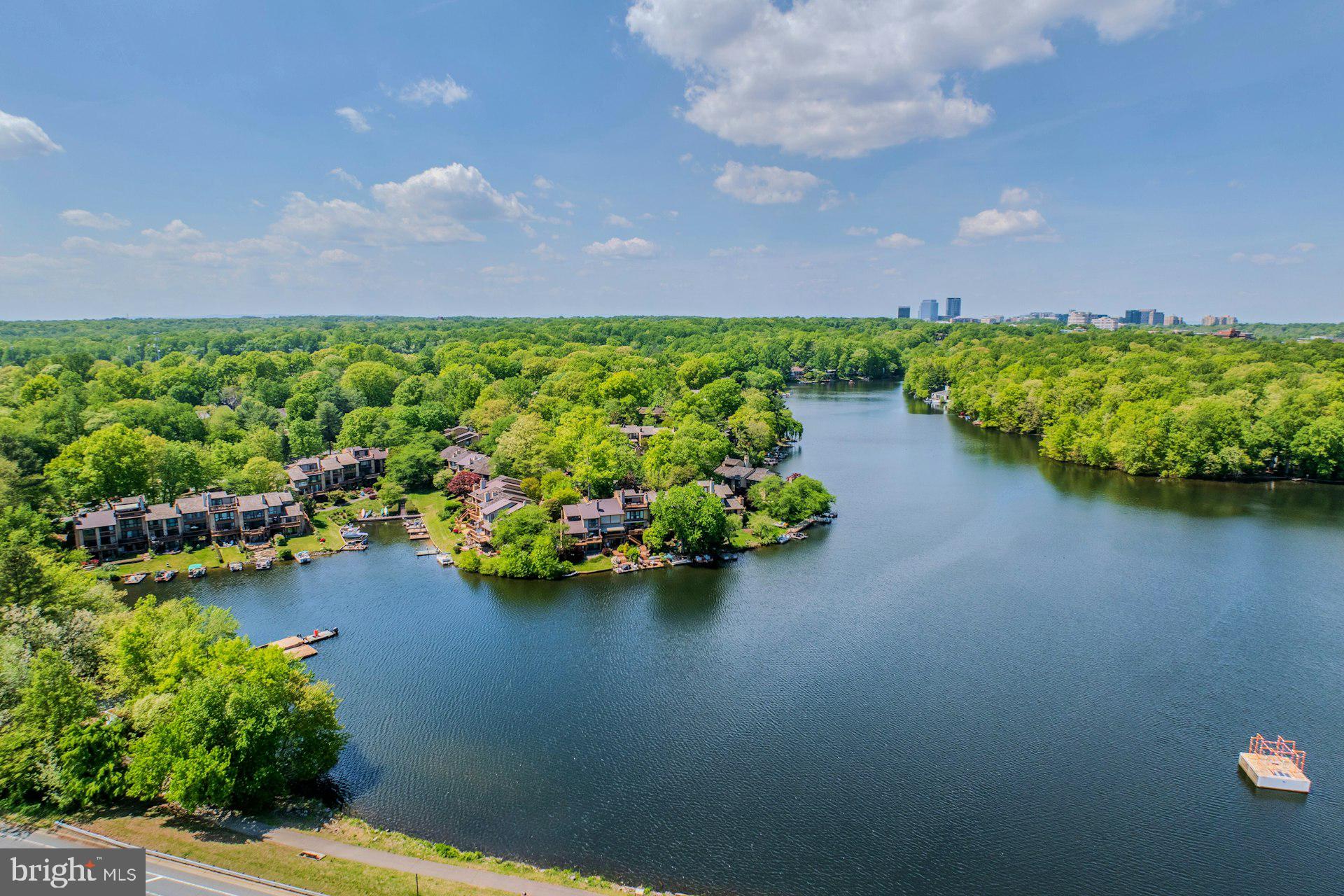 2013 Lakewinds Drive Reston, VA 20191 - Photo 45 of 54