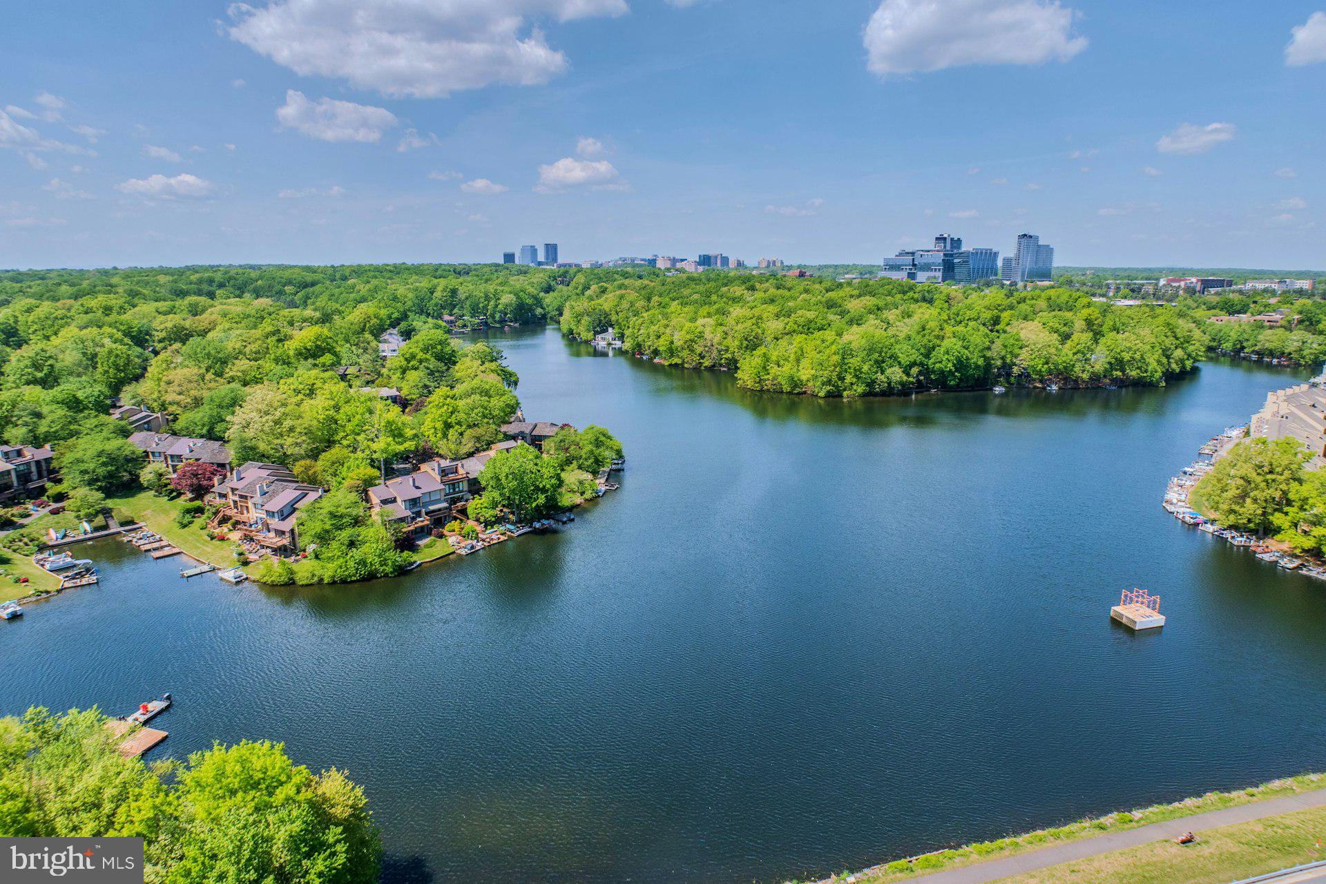 2013 Lakewinds Drive Reston, VA 20191 - Photo 7 of 54 Beautiful Lake Thoreau