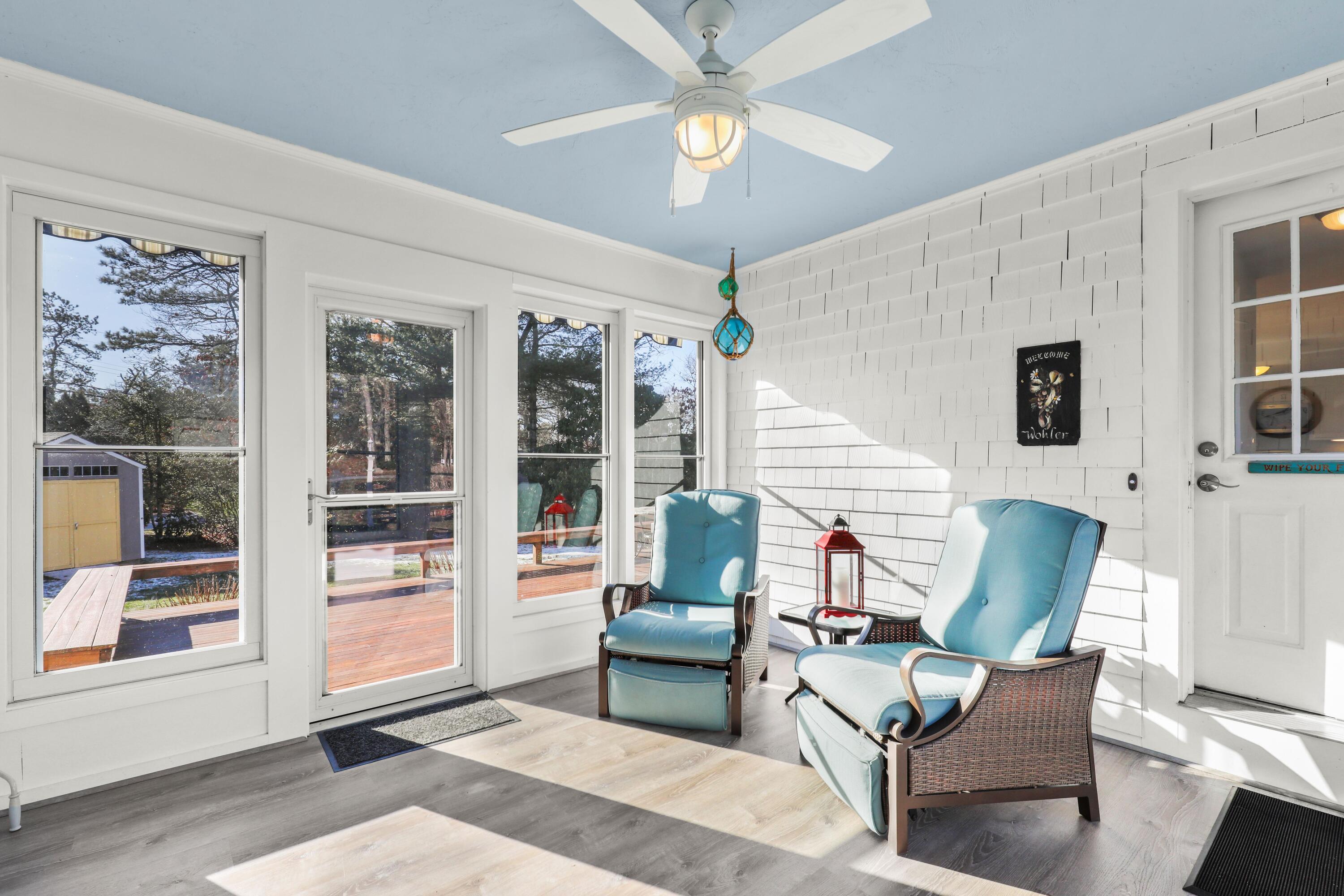 5 Vesper Drive Pocasset, MA 02559 - Photo 4 of 20 a living room with furniture and a window