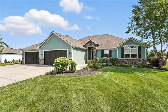 $669,000 | 9208 Southwest Whispy Way, Lee's Summit, MO 64064