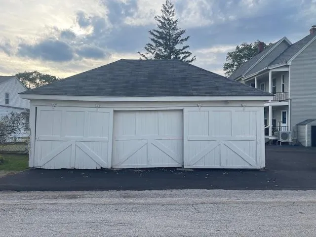 $1,995 | 67 Forest Street, Unit 2, Manchester, NH 03102